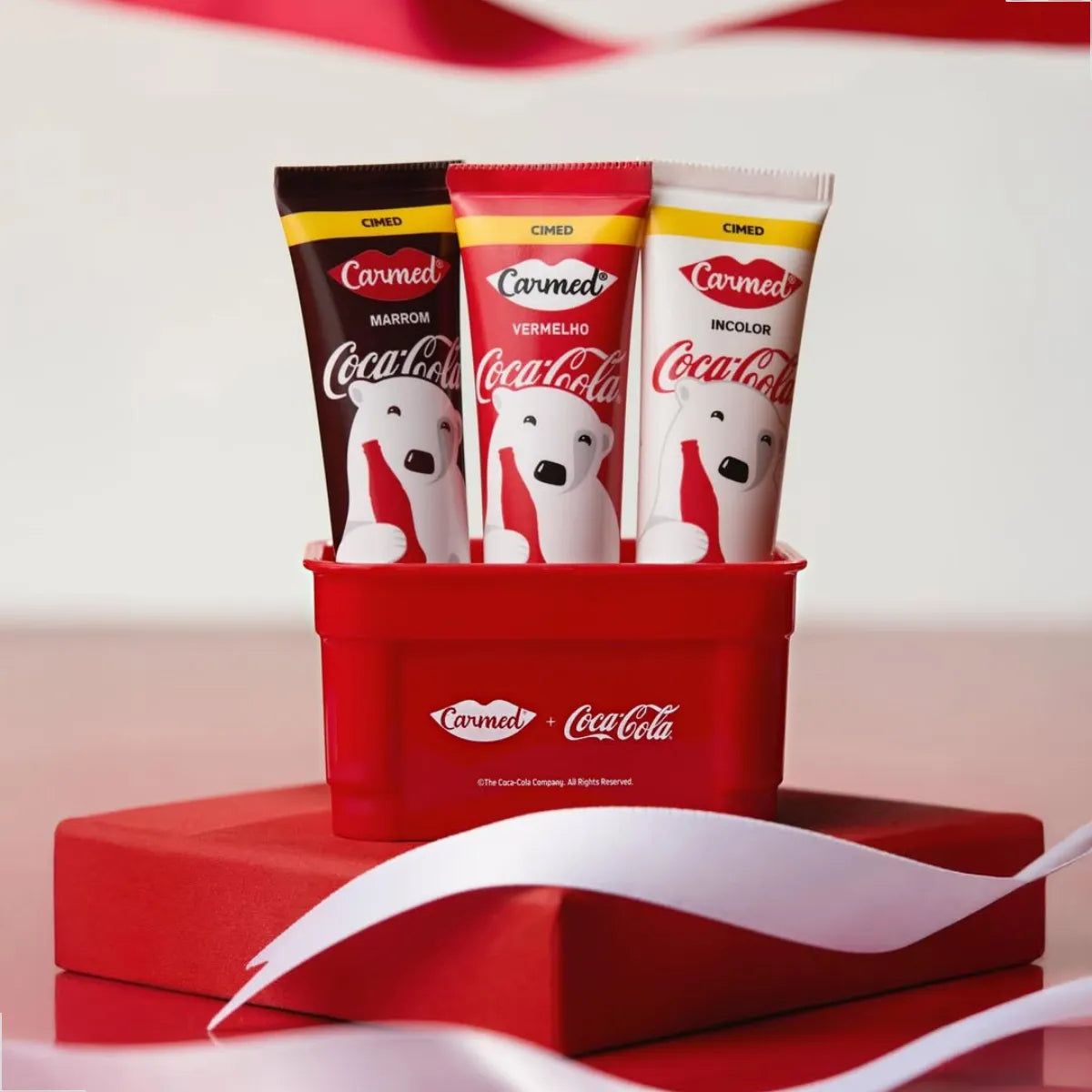 Carmed Kit Coca-cola 3 Hidratantes Labiais + Engradado